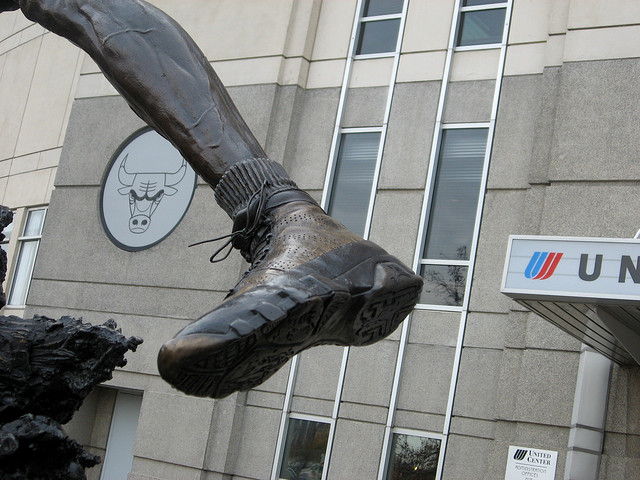 Michael Jordan Statue 9s