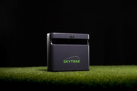 SKYTRAK ST Max Dark