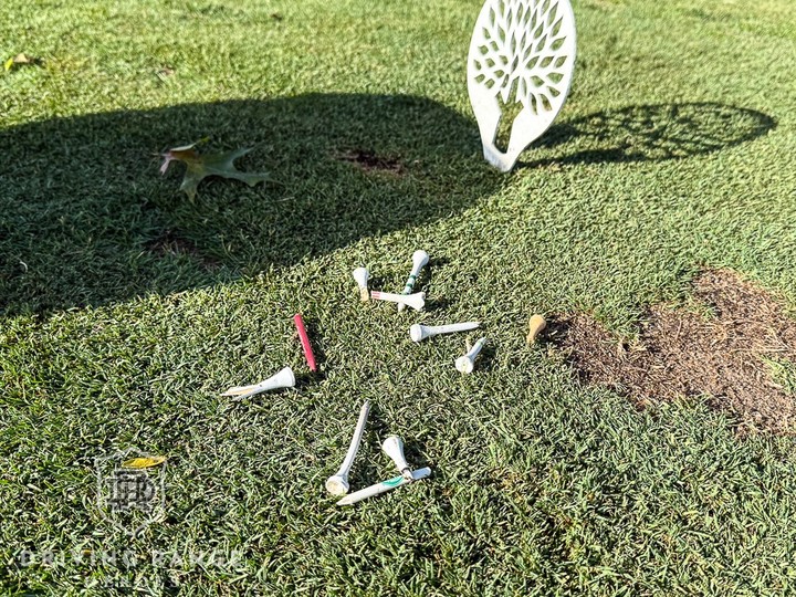 Taking care of the golf course is all of our responsibility & really doesn't take much effort to do well. Hit the link in bio for some basic course TLC/etiquette tips to keep in mind during your next round.
.
.
#golf #golflife #golfcourse #instagolf